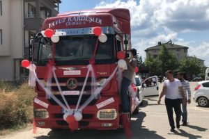Bursa'da tırı s&uuml;nnet aracı yaptılar