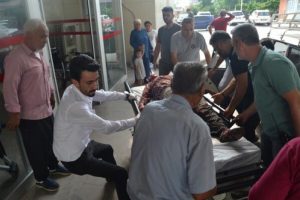 Tartıştığı eşini t&uuml;fekle vurdu! "Eşimi vurdum hastaneye g&ouml;t&uuml;r&uuml;yorum"