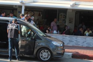 Yaşlı adamı &ouml;l&uuml;m direksiyon başında yakaladı