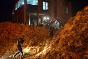 Mangal yapmak isterken 40 ton samandan oldular