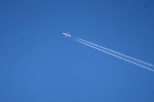 U&ccedil;akların ardında bıraktığı izler iklime zarar veriyor
