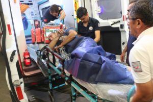 &Ouml;nce d&ouml;vd&uuml;ler sonra tabancayla yaraladılar