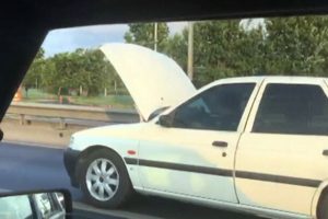 Trafikte şaşkına &ccedil;eviren g&ouml;r&uuml;nt&uuml;