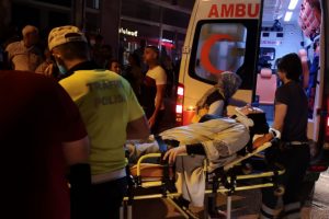 Bursa'da ticari taksiyle otomobil &ccedil;arpıştı: 6 yaralı