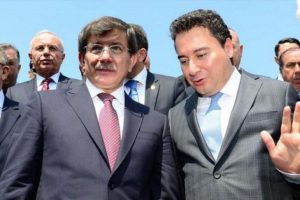 "Babacan ve arkadaşları yeni partiye &uuml;yelik i&ccedil;in iki şart koşuyor"