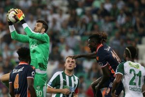 Bursaspor'da yaprak d&ouml;k&uuml;m&uuml; başladı