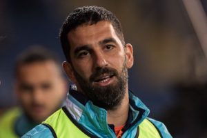Arda Turan'dan 'g&ouml;bek' a&ccedil;ıklaması