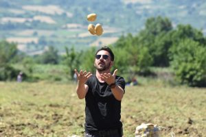 Bursa İneg&ouml;l'de patates hasadı başladı