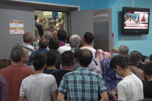 TOKİ'nin kura &ccedil;ekiminde izdiham yaşandı