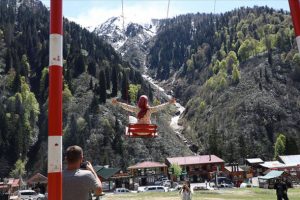 Ayder Yaylası'nda salıncak krizi