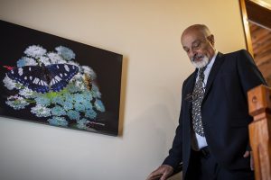 61 yıllık birikimini k&uuml;t&uuml;phaneye d&ouml;n&uuml;şt&uuml;rd&uuml;