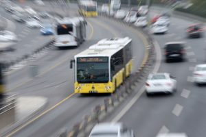 İETT ara&ccedil;larında unutulan eşyalar satışa &ccedil;ıkartılıyor