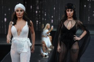 İrem Derici de podyuma &ccedil;ıktı