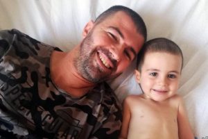 Omuriliğinde t&uuml;m&ouml;r olan Ateş Ayaz ameliyat edildi