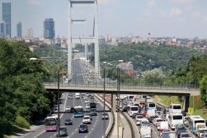 Yıl sonuna kadar k&ouml;pr&uuml; ve otoyol ge&ccedil;işine zam yok