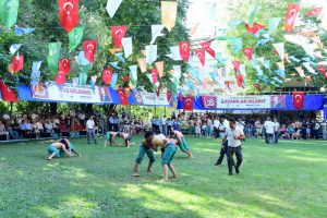 Kiraz festivali dolu dolu ge&ccedil;ti