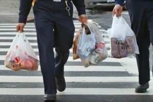Yeni Zelanda'da plastik poşet yasağı y&uuml;r&uuml;rl&uuml;ğe girdi
