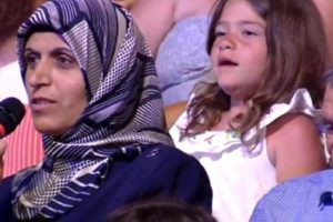 Survivor'ın finalinde y&uuml;rekleri ağza getiren anlar! Yusuf'un annesi fenalaştı