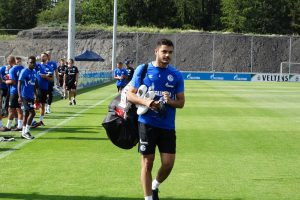 Schalke 04'te Ozan Kabak r&uuml;zgarı