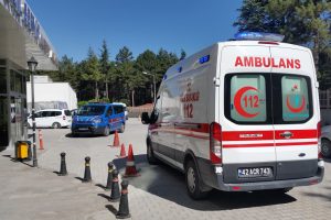Kontrolden &ccedil;ıkan otomobil takla attı