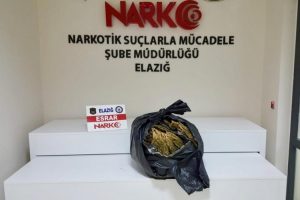 Huzur uygulamasında 9,5 kilo esrar ele ge&ccedil;irildi
