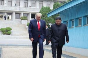 Moon'dan Trump-Kim g&ouml;r&uuml;şmesi yorumu: D&uuml;şmanca ilişkilerin sonu