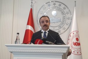 &Uuml;lke genelinde b&uuml;t&uuml;n tabelalar "T&uuml;rk&ccedil;eleştirilecek"