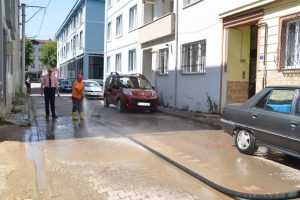 Bursa Gemlik sokakları yıkanıyor