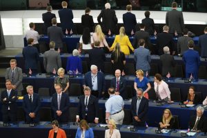 Brexit yanlısı İngilizler AB'ye sırt &ccedil;evirdi