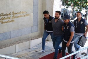 23 yaşındaki genci bı&ccedil;akla &ouml;ld&uuml;ren zanlı tutuklandı