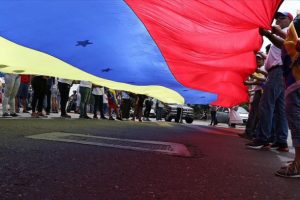 Venezuela'da taraflar 5 Temmuz'da sokakta