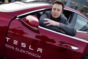 Musk elektrikli u&ccedil;aklar i&ccedil;in tarih verdi