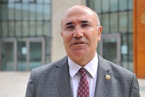 CHP'li Mahmut Tanal'dan TRT'ye 'Beni de yayına &ccedil;ıkarın' başvurusu