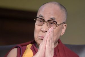 Dalai Lama kadınlar ve m&uuml;ltecilere y&ouml;nelik s&ouml;zleri i&ccedil;in &ouml;z&uuml;r diledi