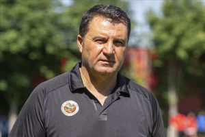 Kaplan: Gen&ccedil; ve dinamik bir takım kuracağız