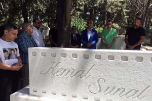 Kemal Sunal vefatının 19'uncu yılında mezarı başında anıldı