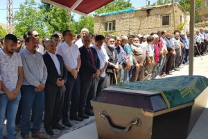 Selfie &ccedil;ekerken suya d&uuml;şerek &ouml;len gen&ccedil; toprağa verildi