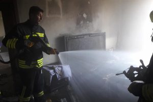 K&uuml;l olan odada bir tek Kuran-ı Kerim yanmadı