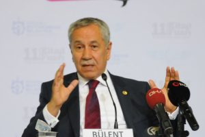 Arın&ccedil;: Yeni kurulacak olan partilerle ilgili etkinliğimi kırmaya &ccedil;alışıyorlar