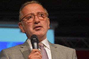 Fatih Altaylı: İstanbul'dan Ankara'ya 5 otomobillik konvoyla giden medya y&ouml;neticisi g&ouml;rd&uuml;m
