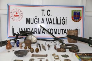 Tarihi eser operasyonunda 1200 yıllık sikkeler ele ge&ccedil;irildi