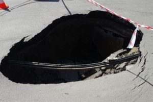 İşlek caddede g&ouml;&ccedil;&uuml;k meydana geldi