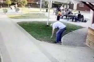 Umre i&ccedil;in biriktirdiği altınları d&uuml;şt&uuml;, bulan kişi b&ouml;yle cebine indirdi