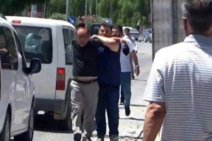 Polis havaya ateş a&ccedil;arak kavgaya m&uuml;dahale etti