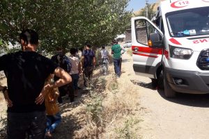 Sara n&ouml;beti ge&ccedil;iren kadın g&ouml;lete d&uuml;ş&uuml;p boğuldu