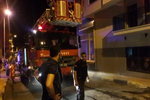 Patlayan klima evde yangın &ccedil;ıkardı: 3 yaralı