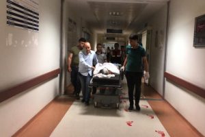 Yerde bulduğu cisim 13 yaşındaki &ccedil;ocuğun elinde patladı