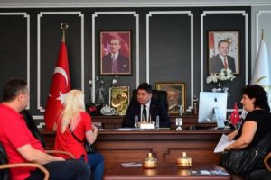 AK Partili belediye başkanı T&ouml;ren, 'T.C ibaresi' teklifini kabul etti
