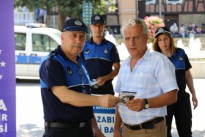 Bursa'da zabıta bu kez eğitim i&ccedil;in sahada