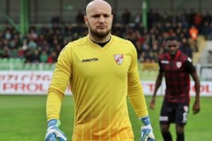 Akhisarspor kaleye G&ouml;khan'ı aldı